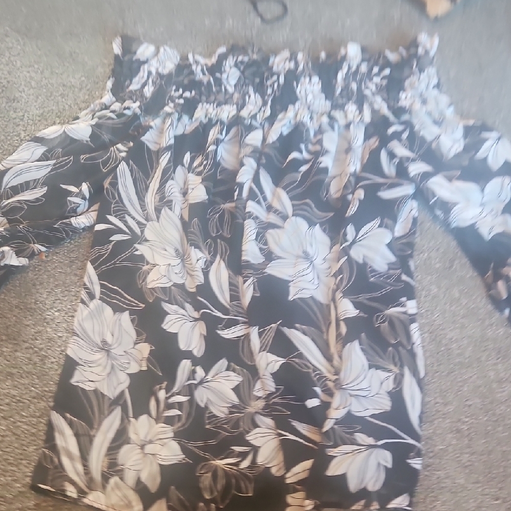 White House Black Market Black and White Floral Blouse